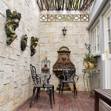Versailles Self-Catering Wellington Buitenkant foto