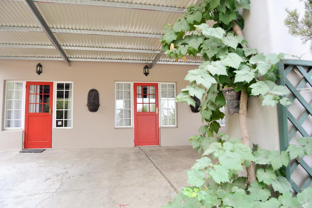 Versailles Self-Catering Wellington Buitenkant foto