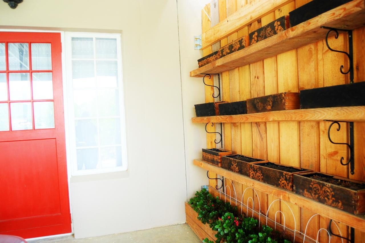 Versailles Self-Catering Wellington Buitenkant foto