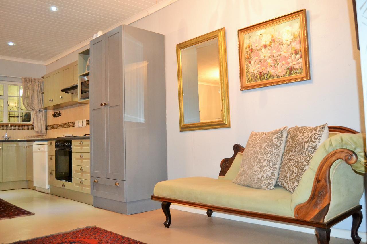 Versailles Self-Catering Wellington Buitenkant foto