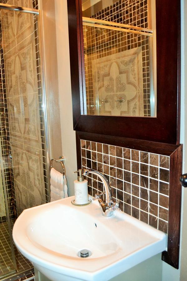 Versailles Self-Catering Wellington Buitenkant foto